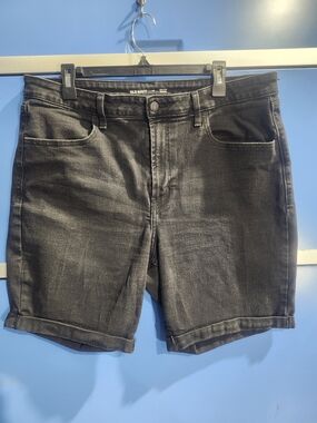 Old Navy Women’s WOW High-Rise Black Denim Shorts Size 16